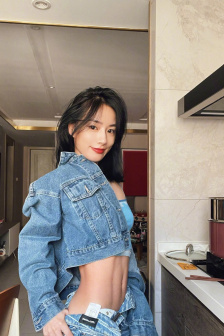 男女交缠舌吻的视频